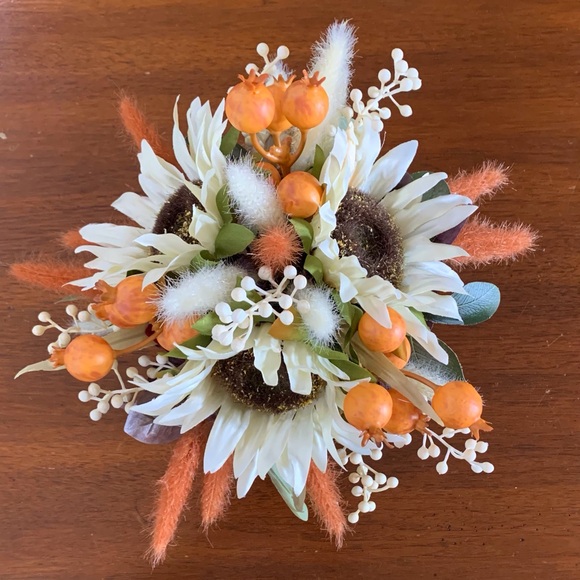 HAND CRAFTED Fall Table Decoration Centerpiece with Sunflowers and Berries - Picture 6 of 8